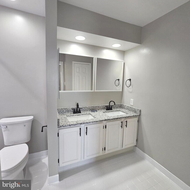 Building Photo - 7805 Sabre Ct