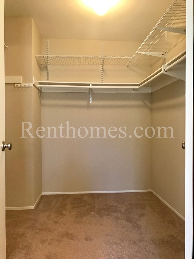 Building Photo - 13534 Longfellow Ln