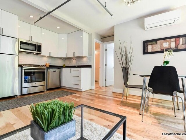 Building Photo - 1514 Newton St NW