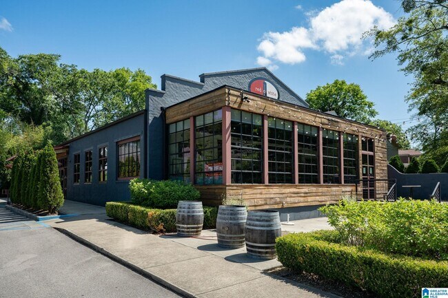 Building Photo - 3927 Clairmont Ave