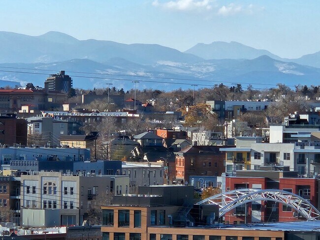 Building Photo - Glass House 1 Bed 1 Bath High Rise Condo w/ Mountain & City Views!!