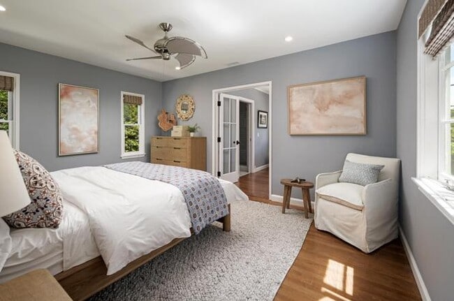 Building Photo - 240 Hot Springs Rd