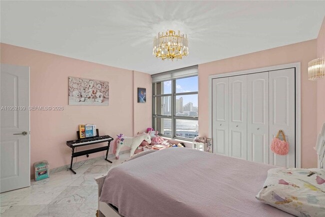 Building Photo - 3500 Mystic Pointe Dr