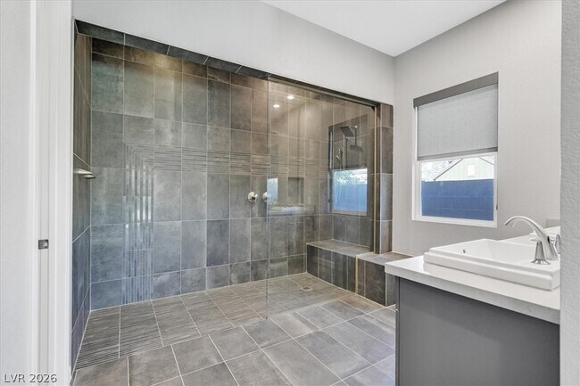 Building Photo - 3367 Stone View Ave