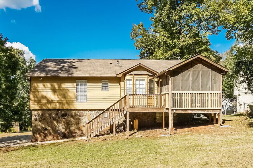 Building Photo - 1805 Forest Dr