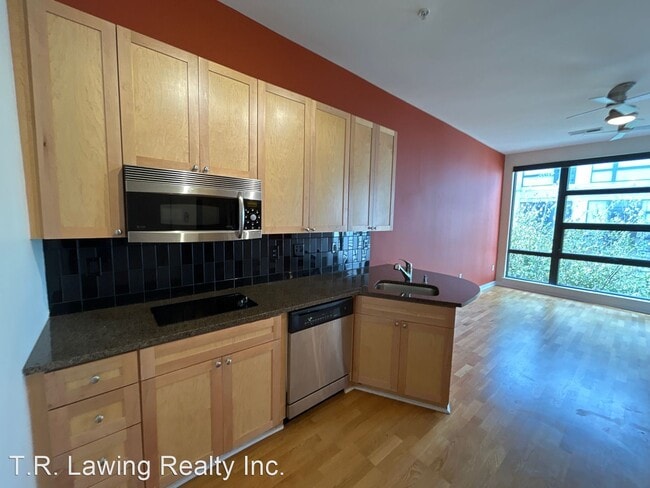 Building Photo - 1 br, 1 bath House - 525 East 6th Street  ...