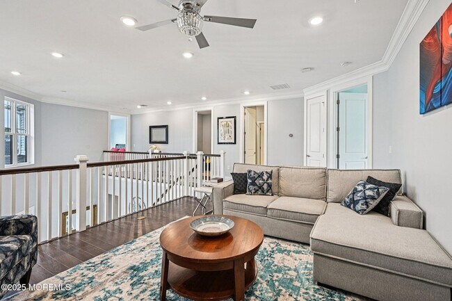 Building Photo - 42 Dogleg Ln