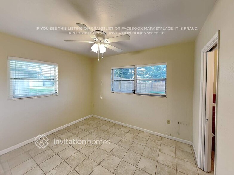 Building Photo - 1732 Rhoades Terrace