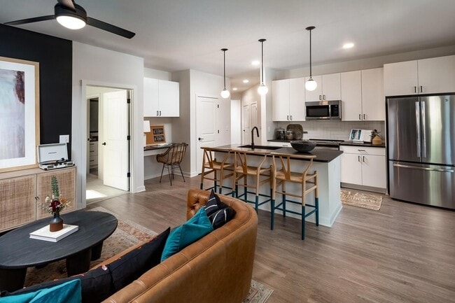 Building Photo - 2403 Mall Dr