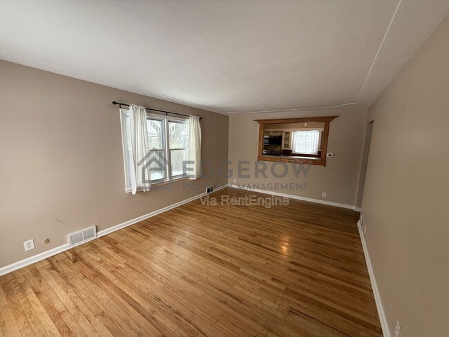 Building Photo - 740 Lyles St SE