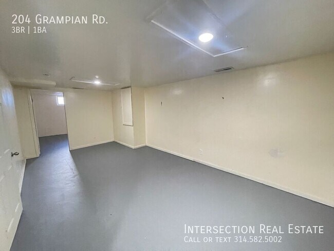 Building Photo - 204 Grampian Rd