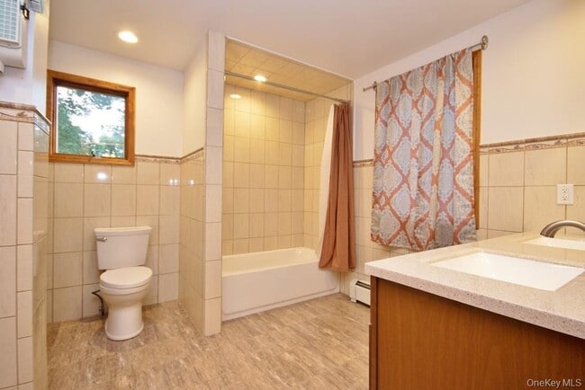 Building Photo - 24 Lake Ave