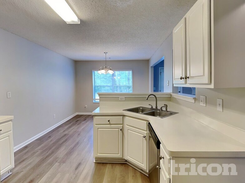 Building Photo - 4151 Ravenwood Ct