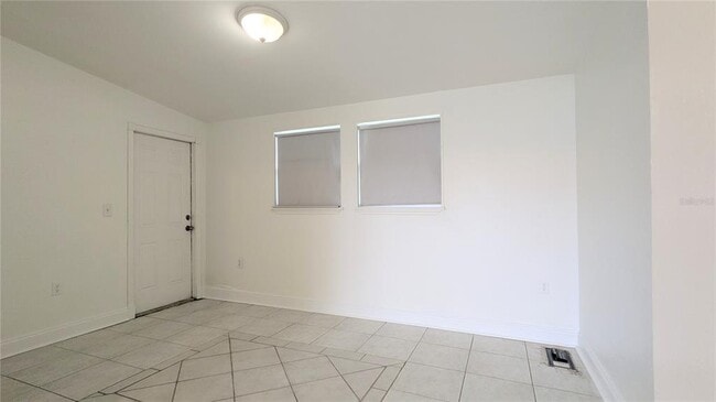 Building Photo - 21298 Percy Ave