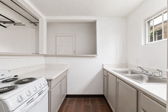 Building Photo - 3705 Mandell St