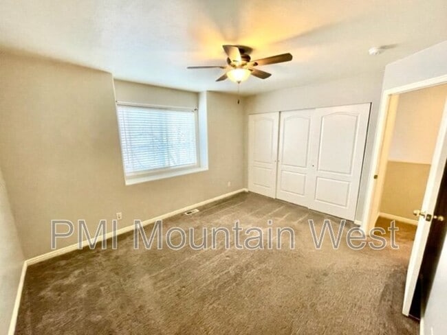 Building Photo - 55 Peregrine Ln