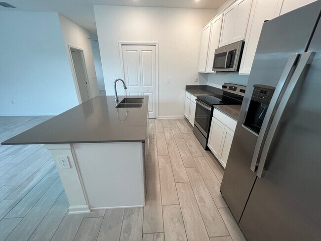 Building Photo - BEAUTIFUL NEW CONSTRUCTION 3 BEDROOM 2.5 B...