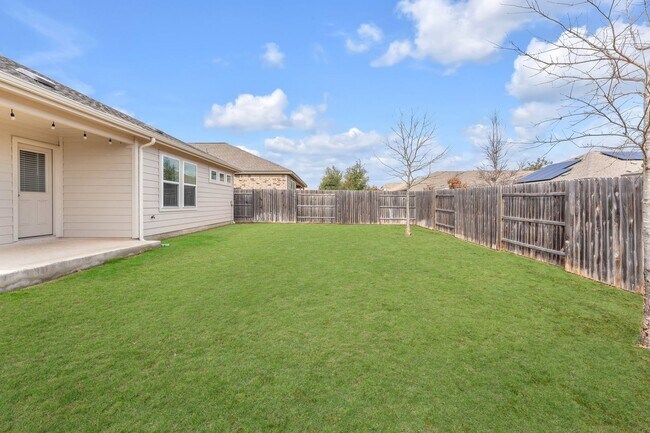 Building Photo - 1044 Raceland Rd