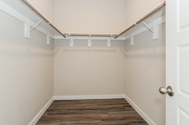 Building Photo - 18322 W Centro Cir