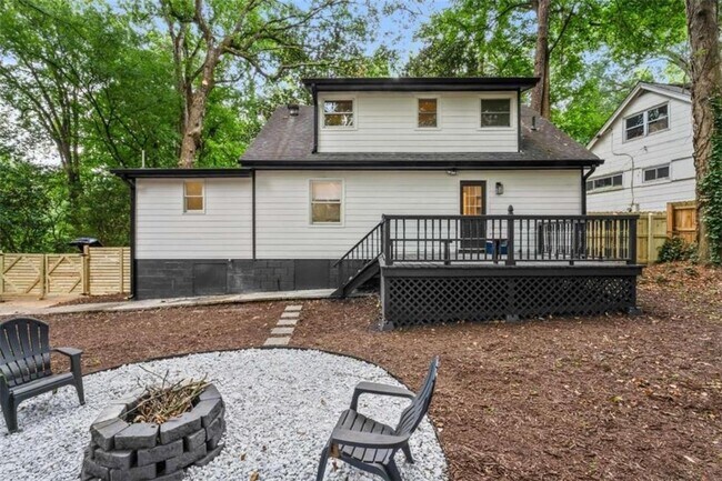 Building Photo - 2735 Defoors Ferry Rd NW