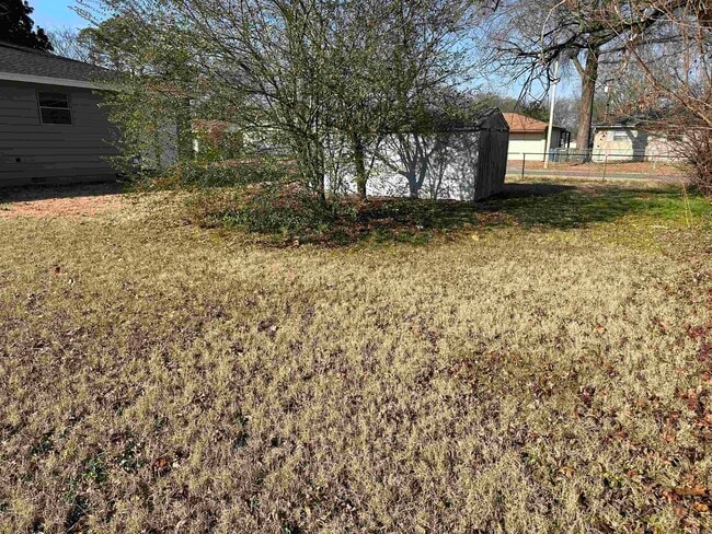 Building Photo - 2901 Bermuda Ln
