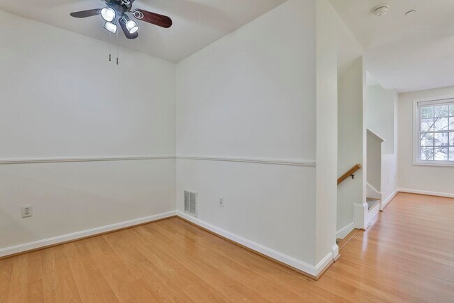 Building Photo - 92 Barrington Ave