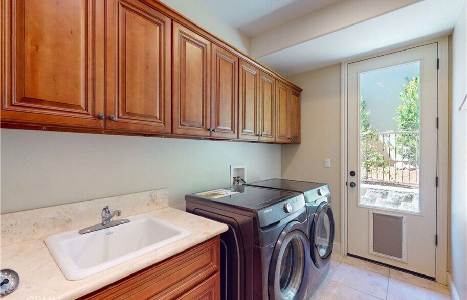 Laundry room - 5595 Tanbark Ct