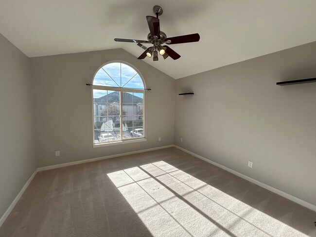 Building Photo - Low-Maintenance Luxury with Community Perks