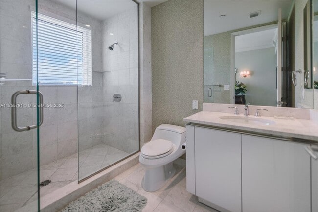 Building Photo - 16051 Collins Ave