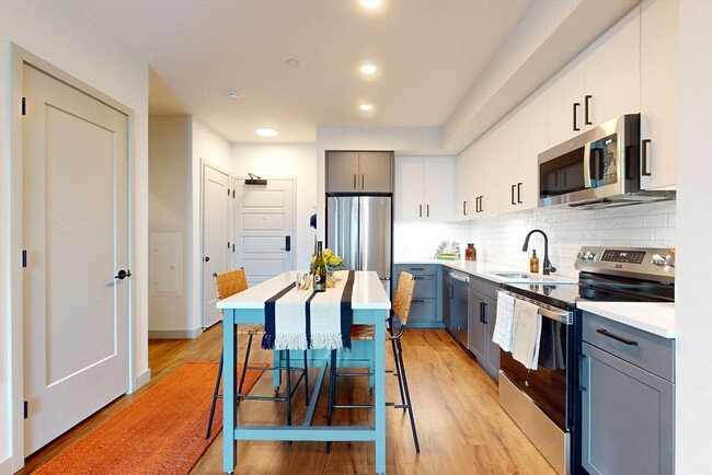 Building Photo - 80 Rugg Rd