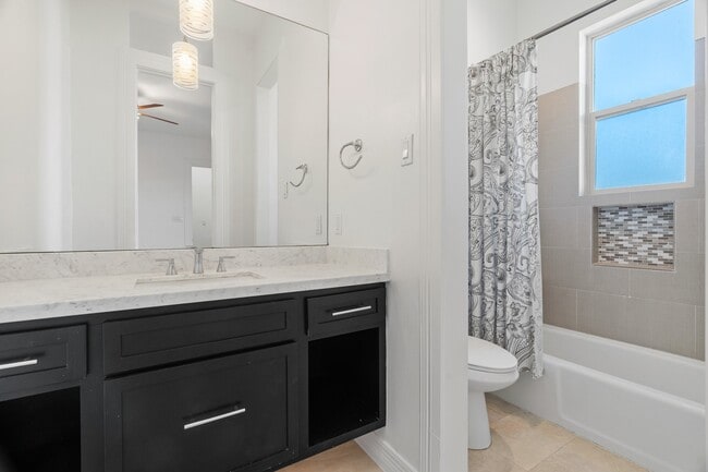 Building Photo - 5602 San Felipe St