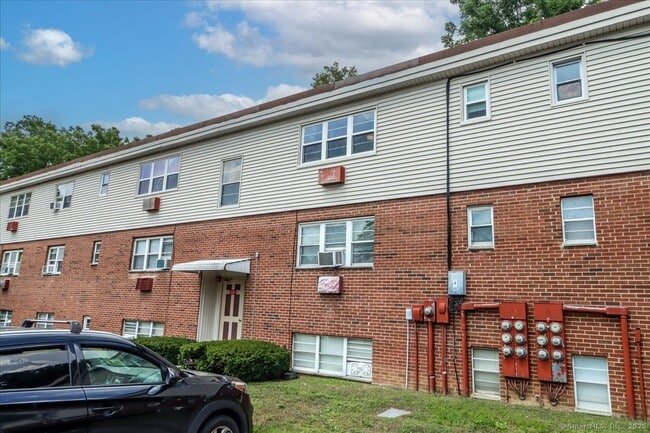 Building Photo - 96 Belair Dr