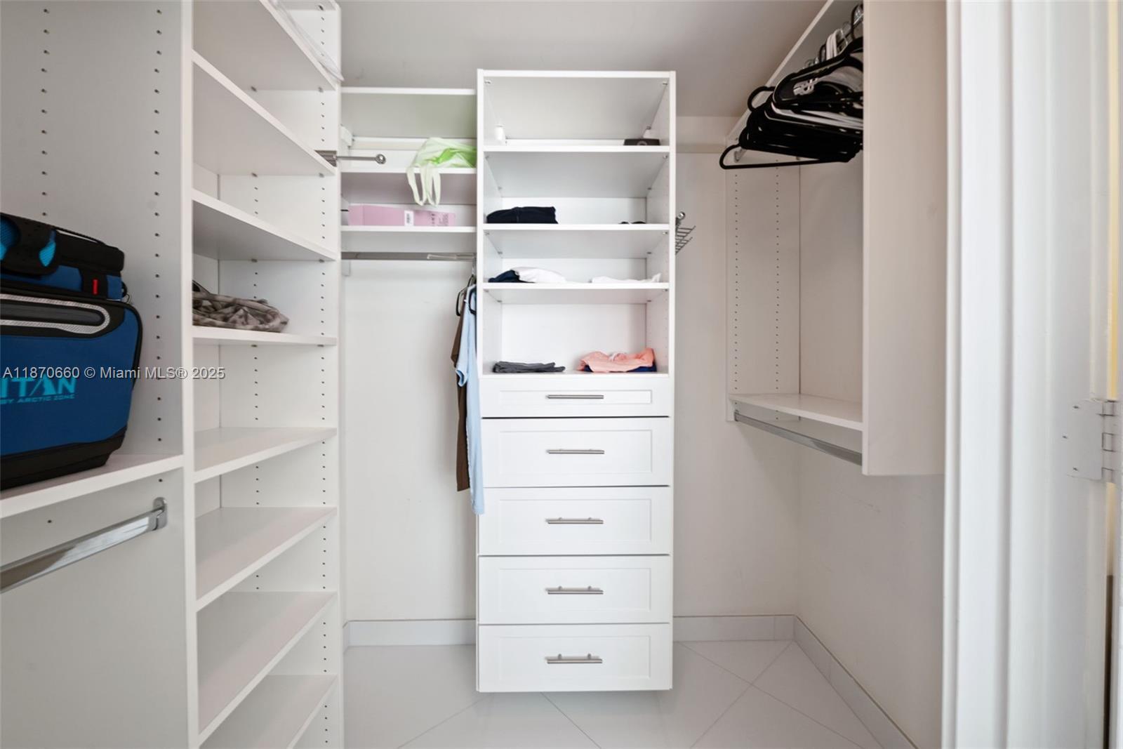 Building Photo - 150 Sunny Isles Blvd