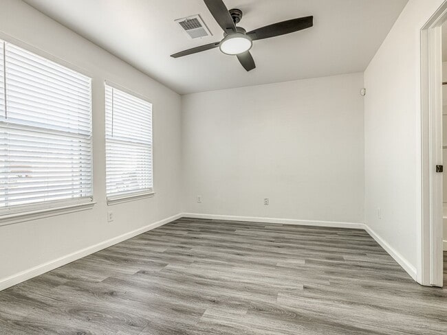 Building Photo - Charming Fully Renovated Home in Valencia ...