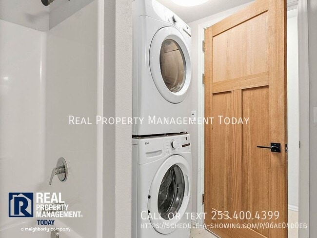 Building Photo - 7843 Pacific Ave