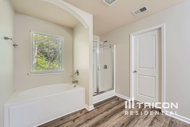 Building Photo - 4050 Tarnwood Pl