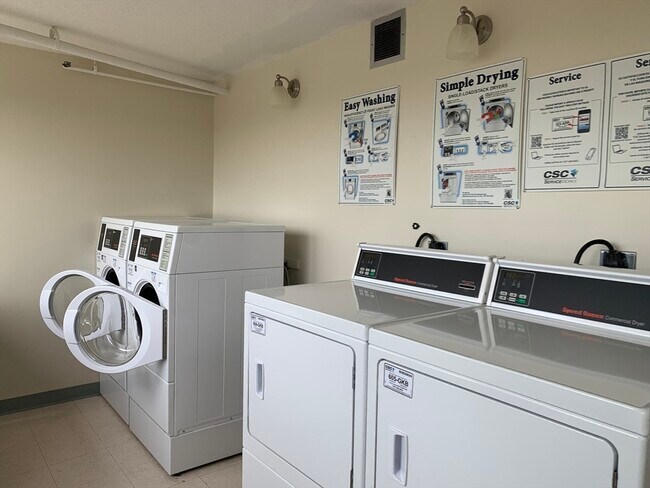 Building Photo - 1731 Beacon St