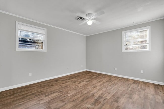 Building Photo - Renovated 4 Bedroom 2 Bath Home with Shop for Rent!