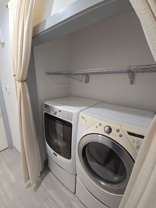 Building Photo - 5226 Ridgevan St