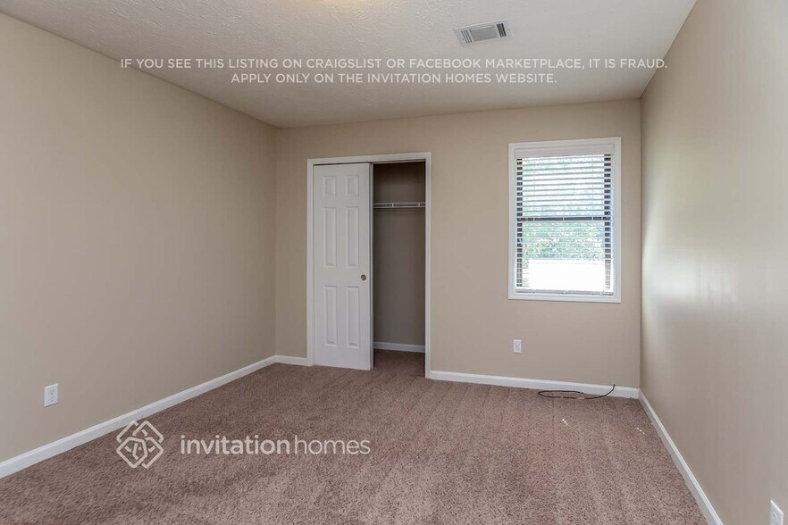 Building Photo - 215 Merrydale Dr