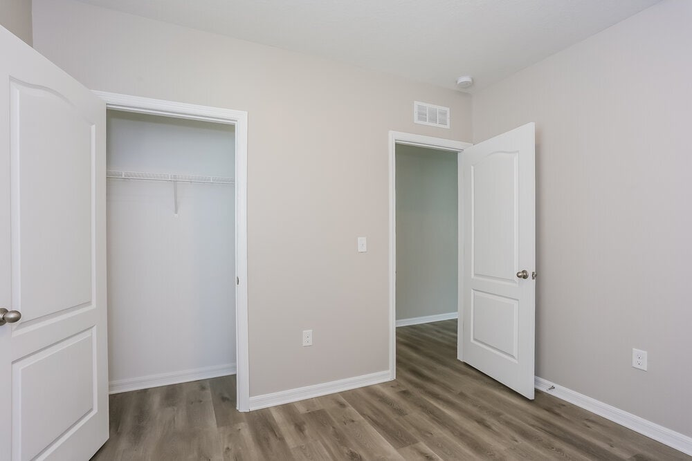 Building Photo - 12018 Suburban Sunrise St