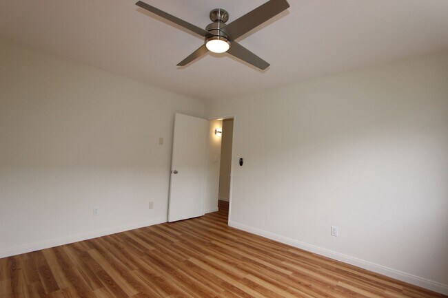 Building Photo - 3532 Meade Ave