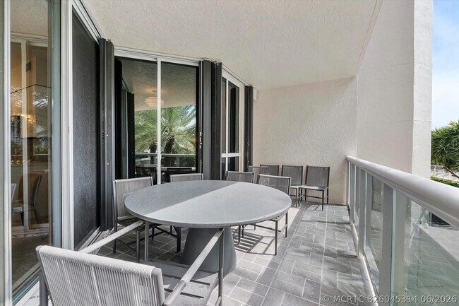 Building Photo - 3100 N Ocean Blvd