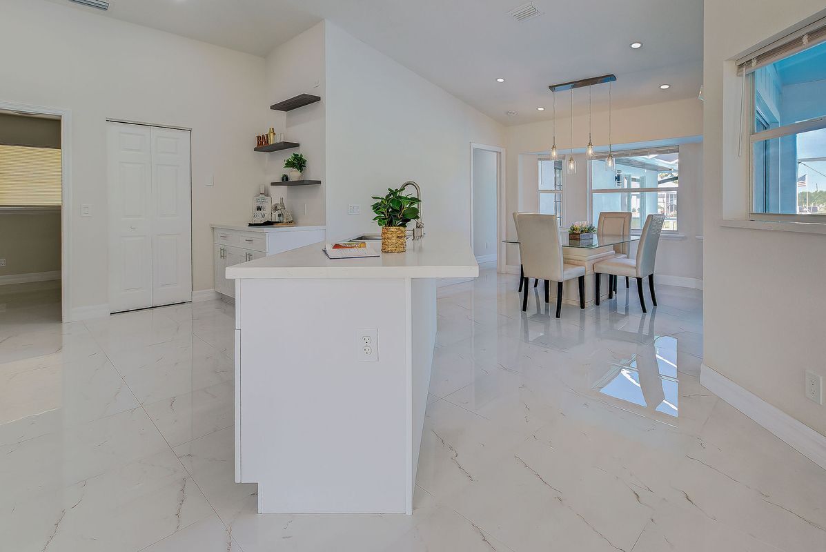 Building Photo - 9310 Rosebud Cir