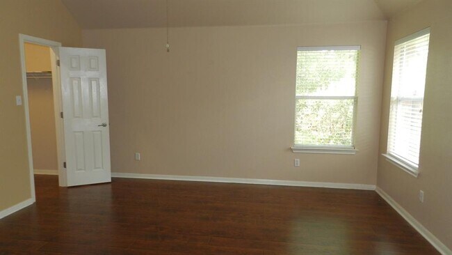 Building Photo - 613 Hickory Run Dr