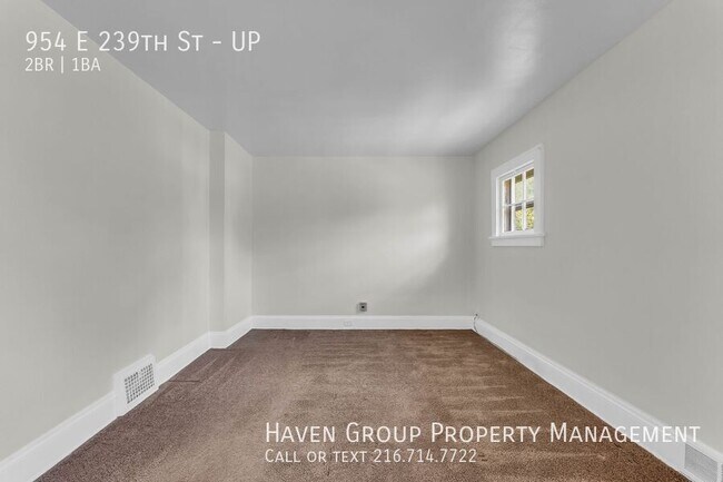 Building Photo - 954 E 239th St