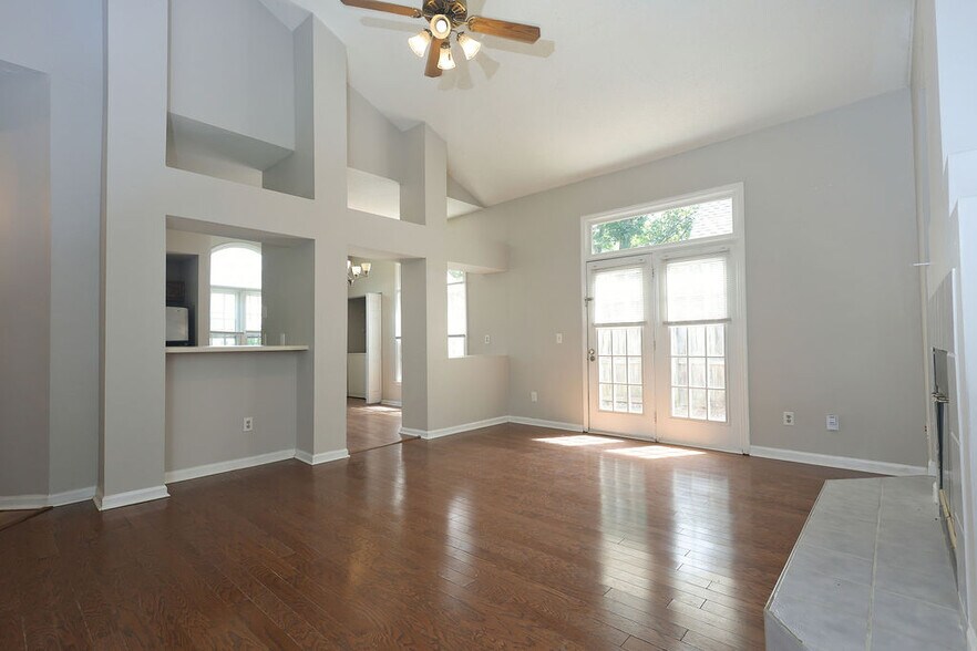 Building Photo - 112 Buena Vista Dr