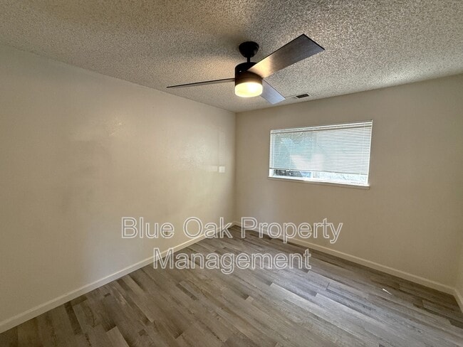 Building Photo - 438 Ash St