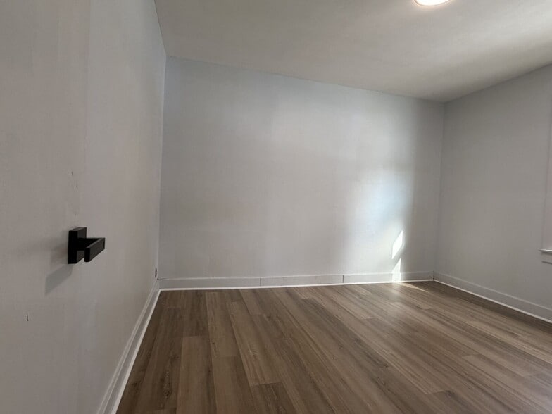 Building Photo - 2115 Palatka Rd