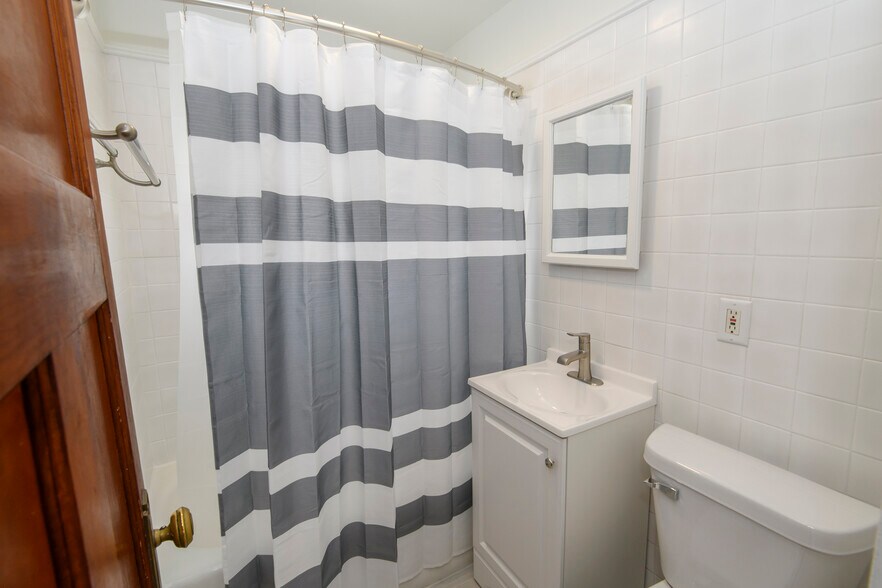 Building Photo - 3472 S 15th Pl